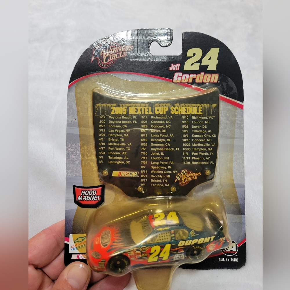 Nascar #24 Jeff Gordon 2005 Schedule Hood and Car